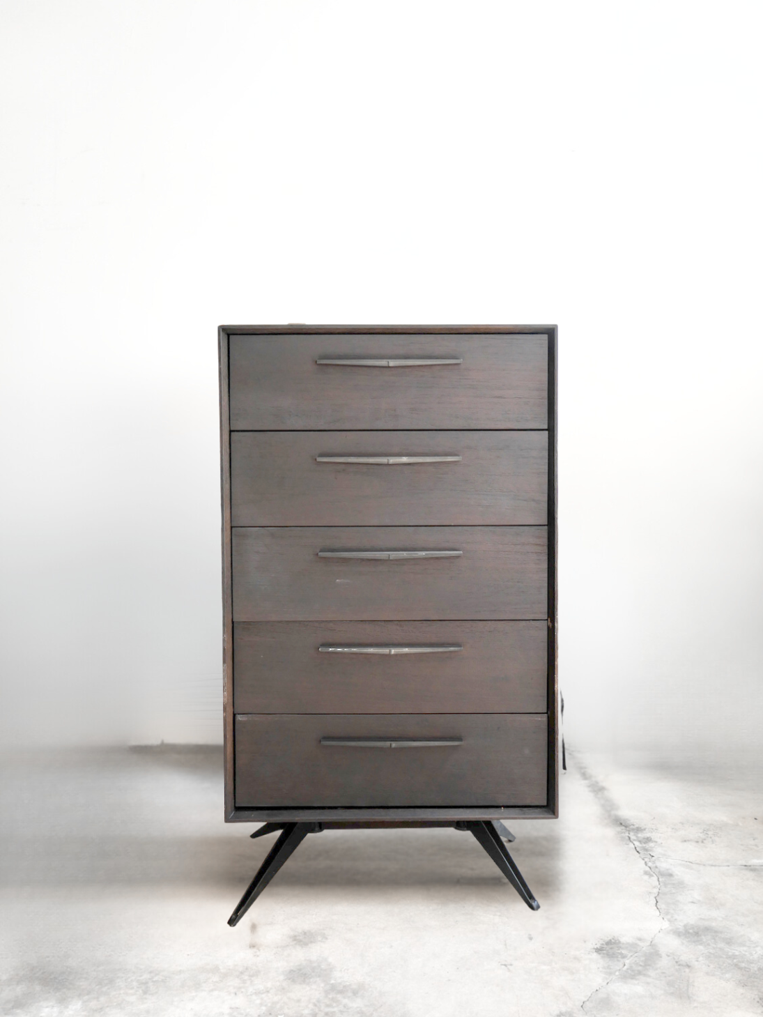 Cabinet 13