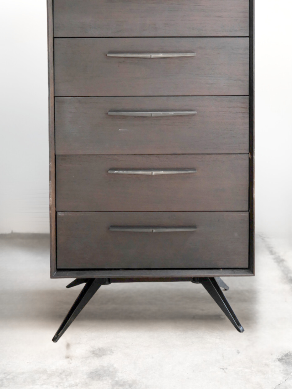 Cabinet 13