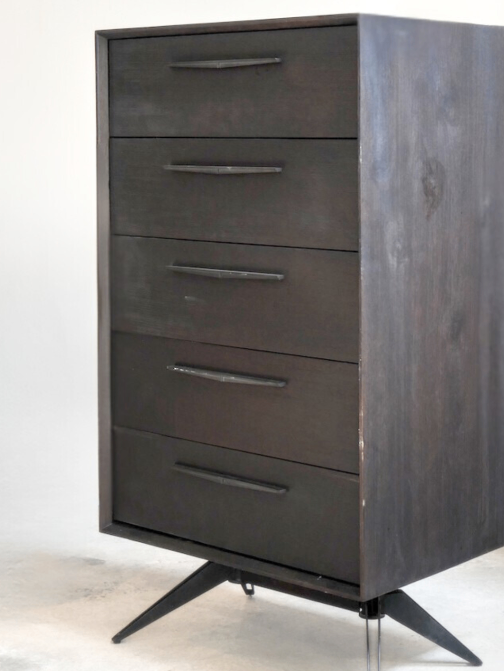 Cabinet 13