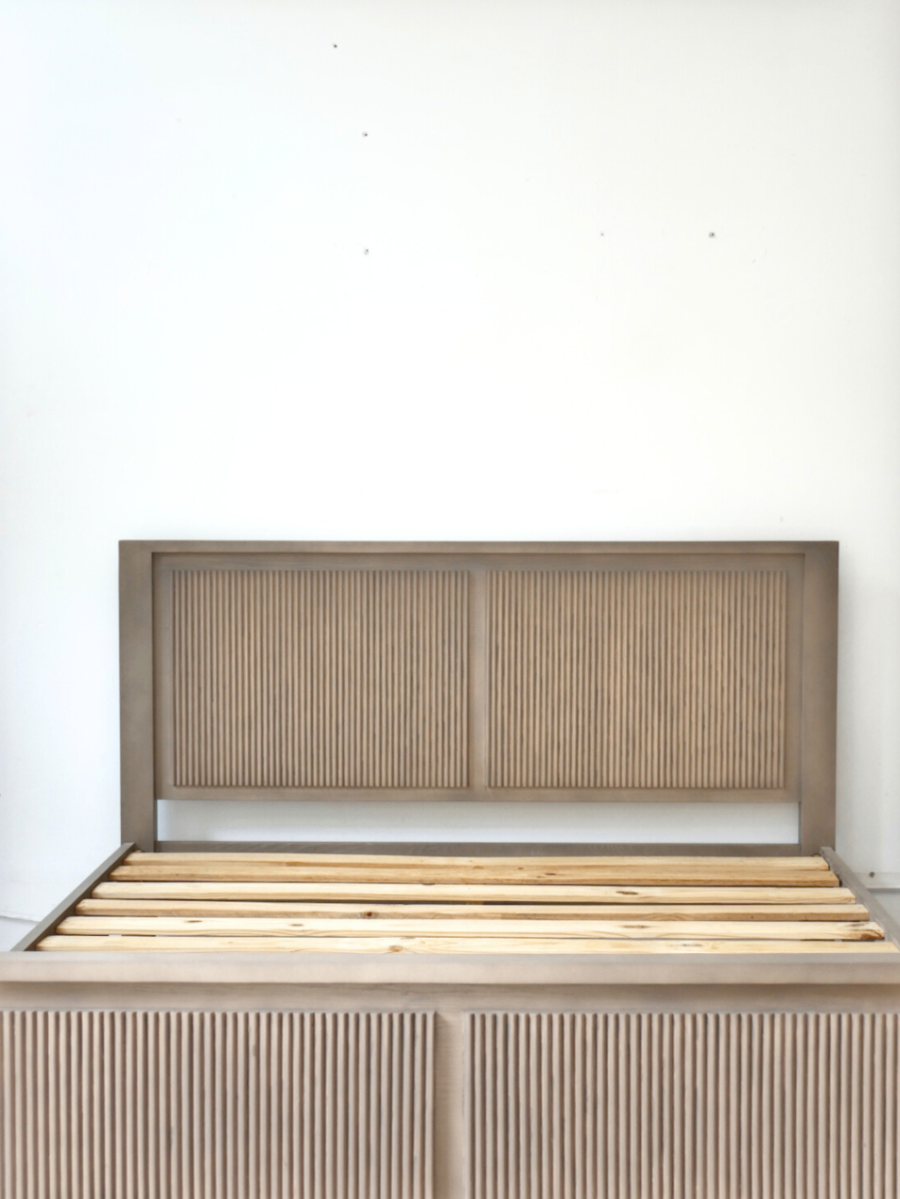 Queen bed 46