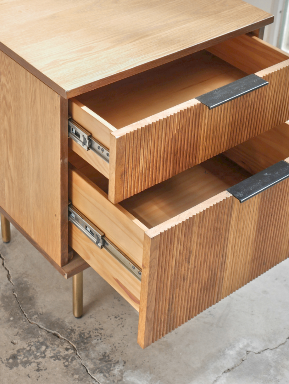 Bedside Table 60