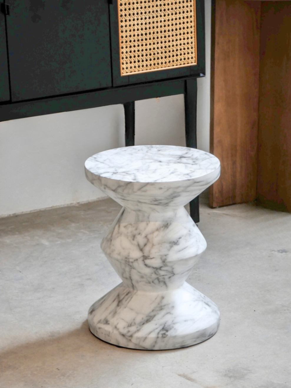 Corner Table 39