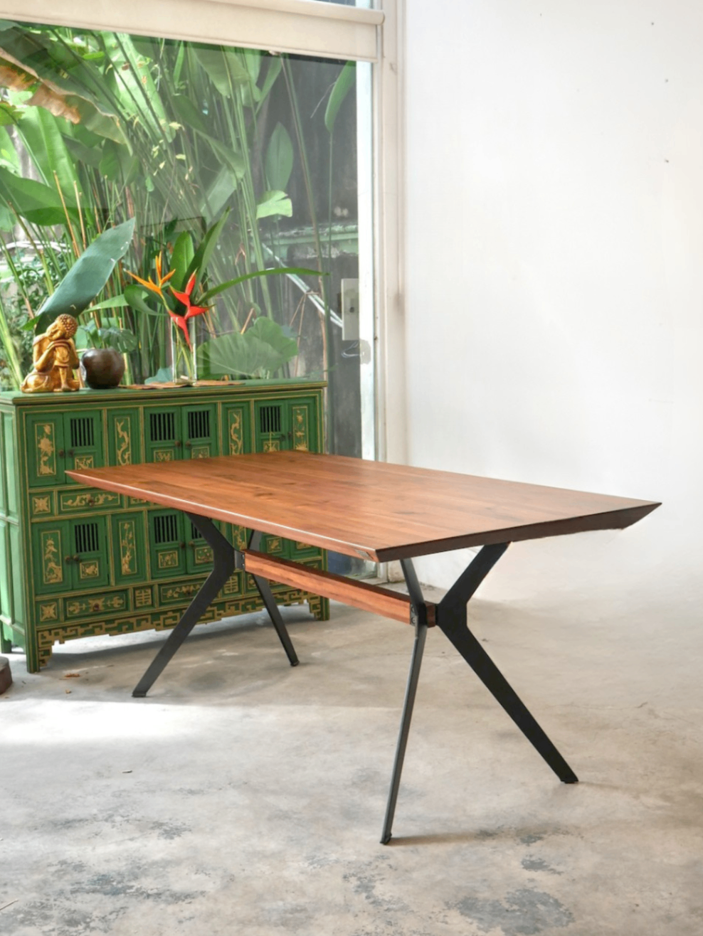 Dining table 126