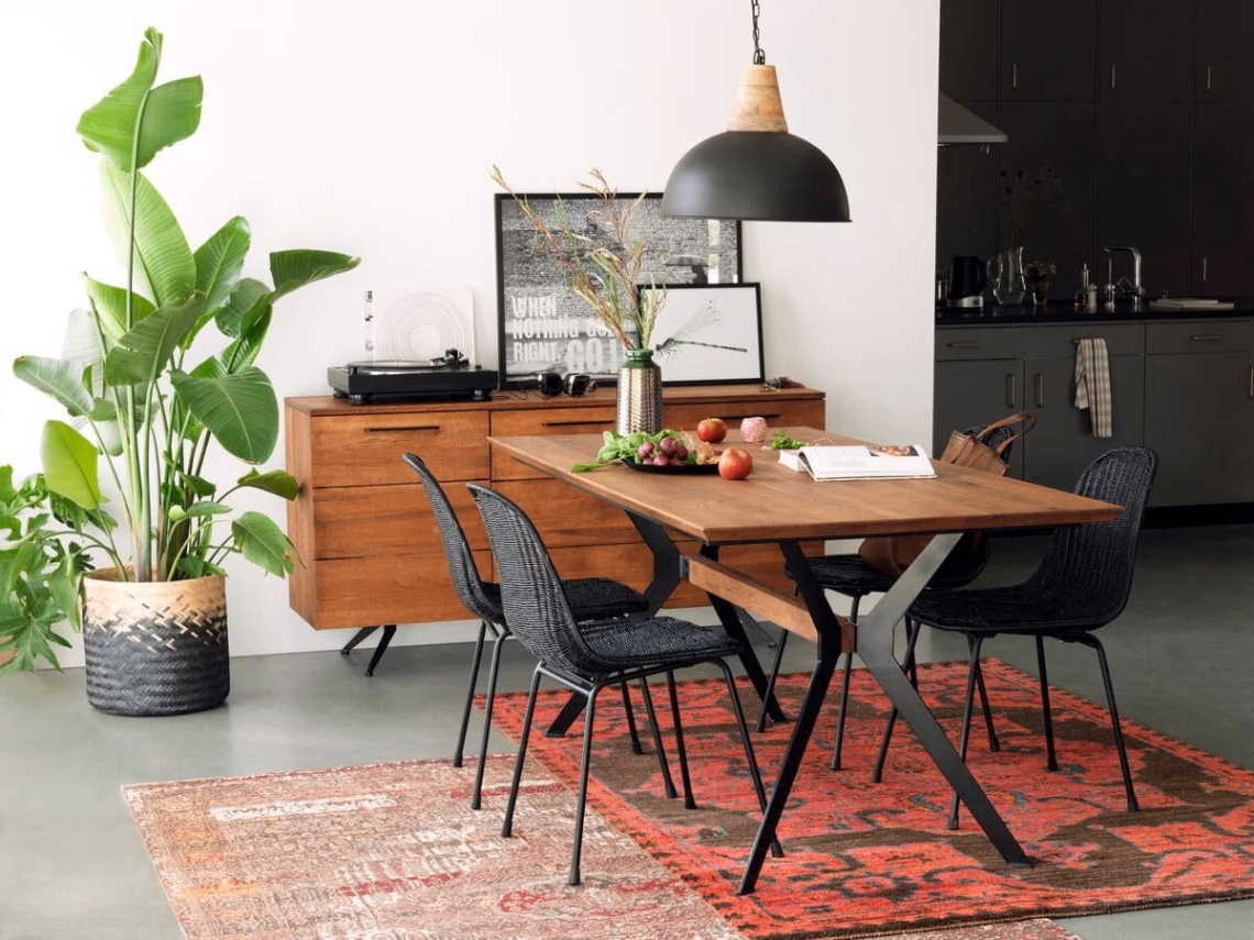 Sideboard 68