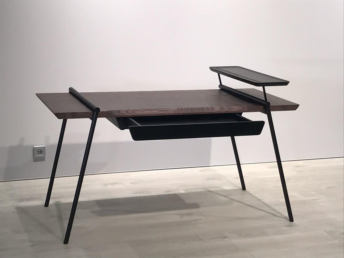 Desk 34