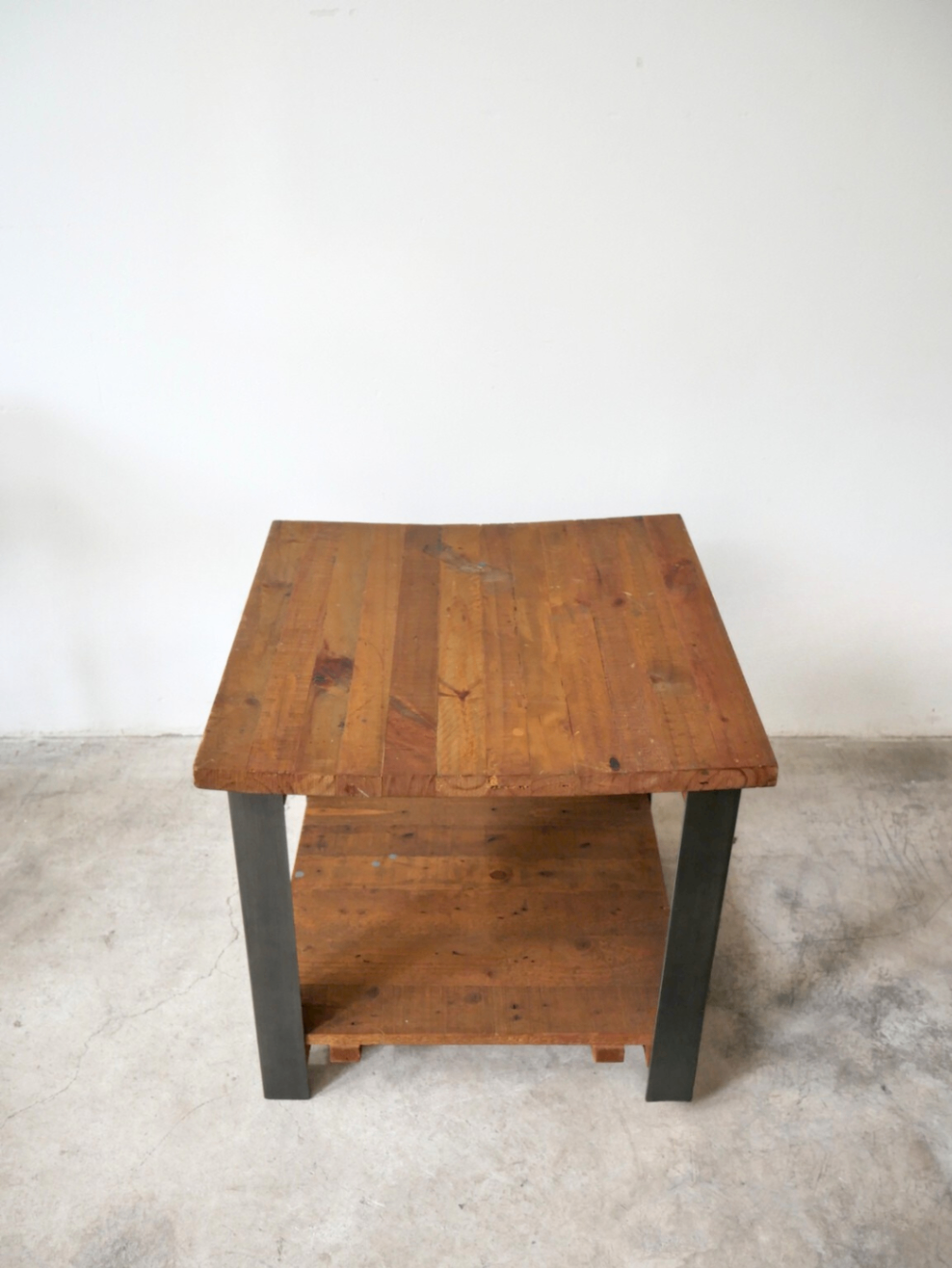 Corner Table 47