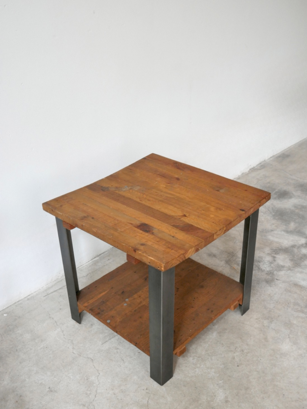 Corner Table 47