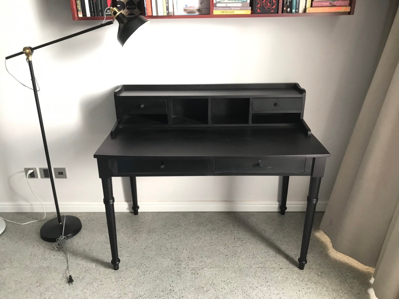 Desk 35