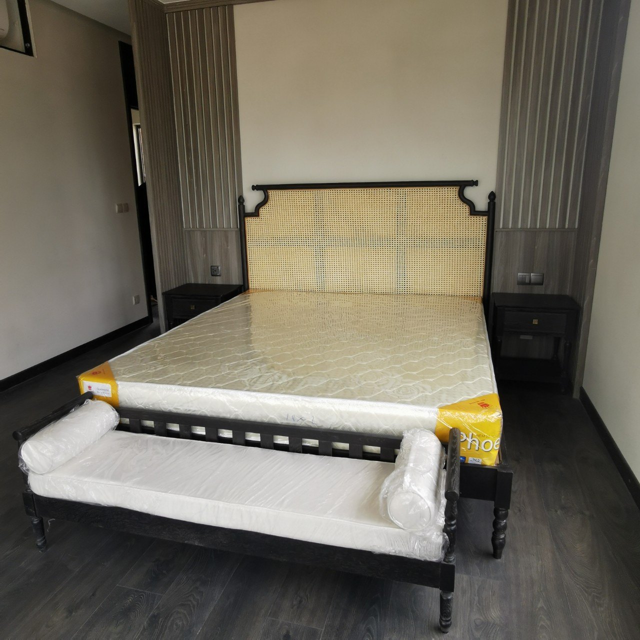 Queen Bed 50
