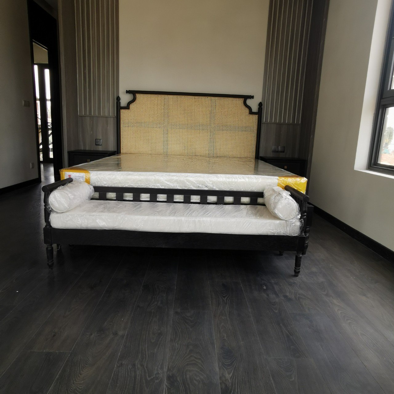 Queen Bed 50