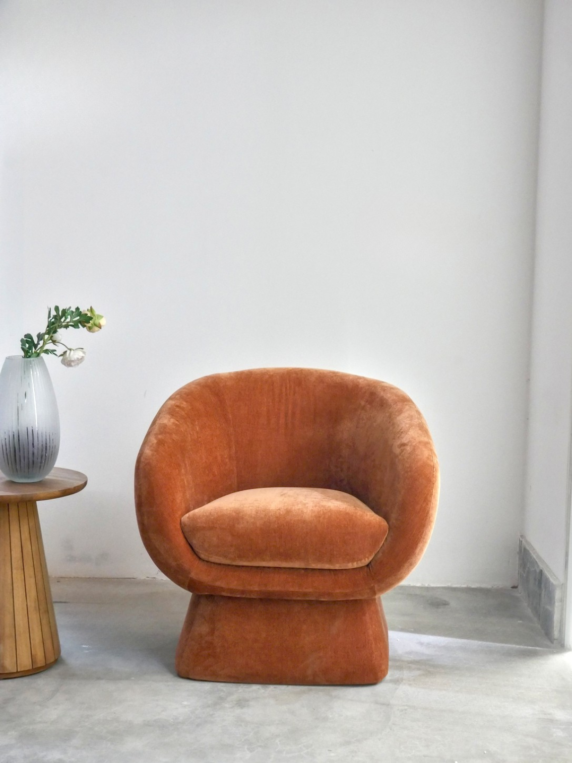 Barrel chair