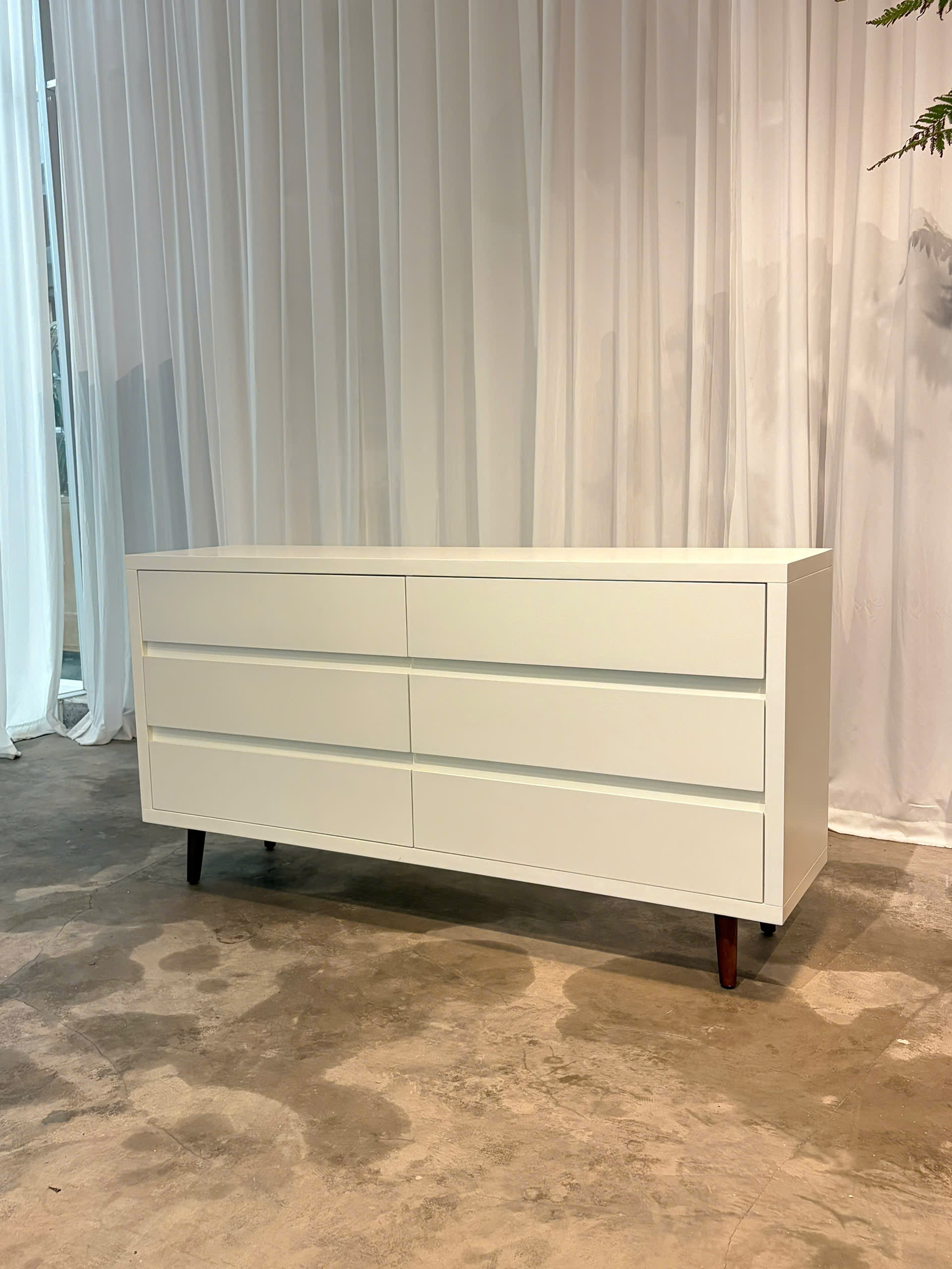 Cabinet 24