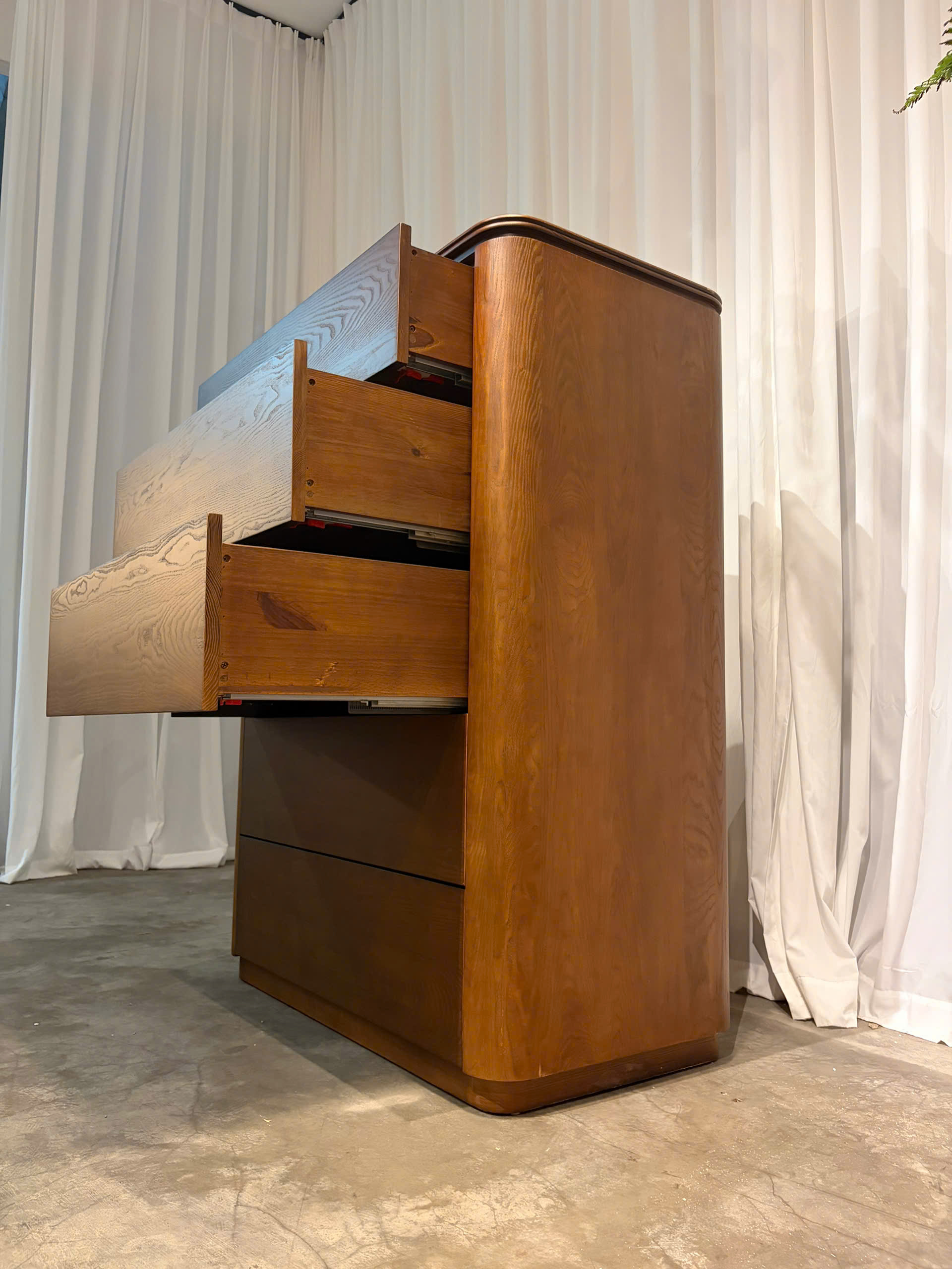 Cabinet 25