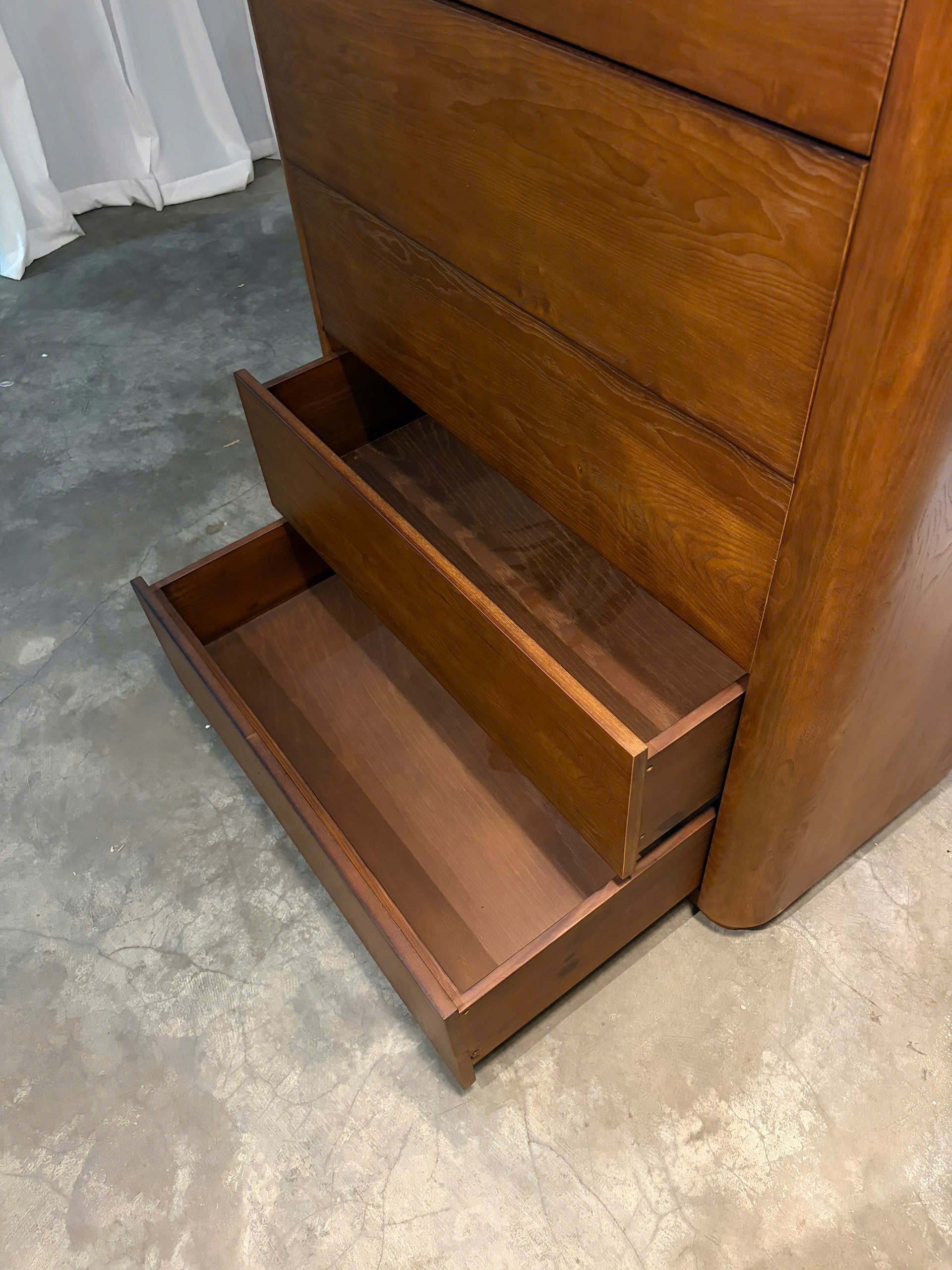 Cabinet 25