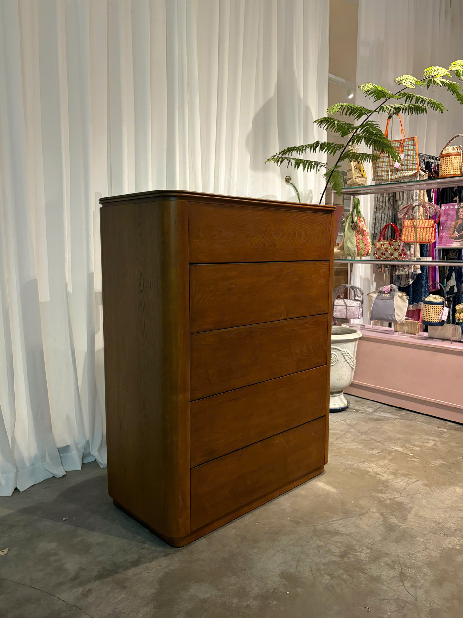 Cabinet 25