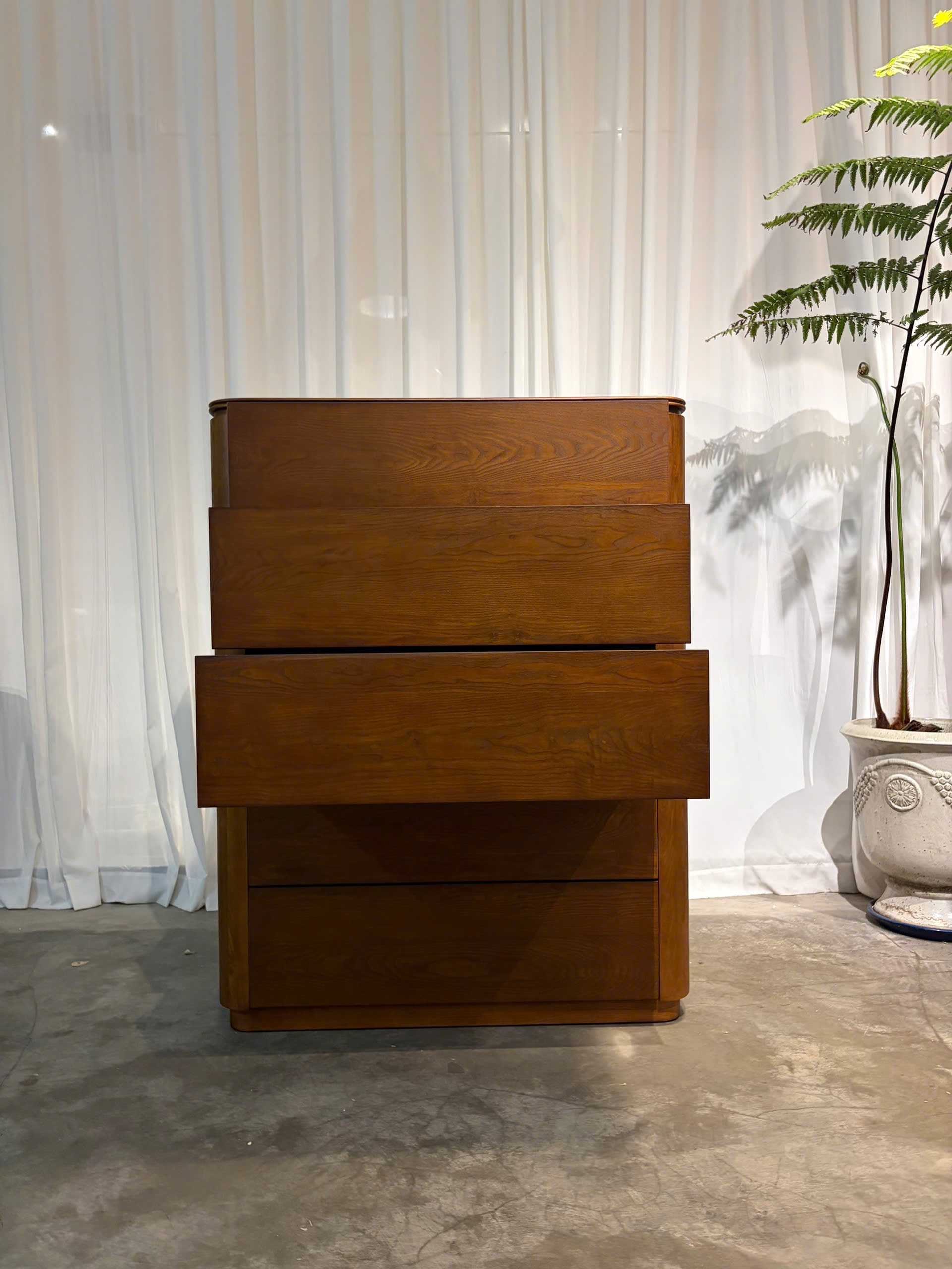 Cabinet 25