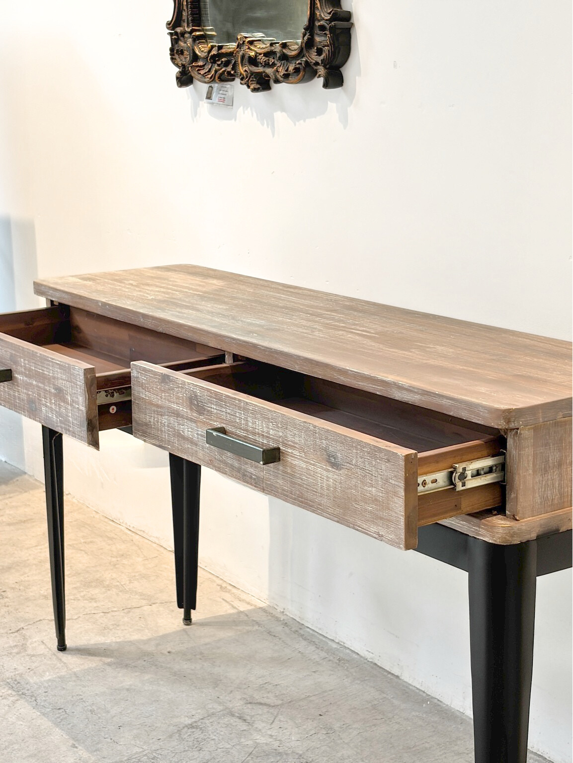 Console Table 38