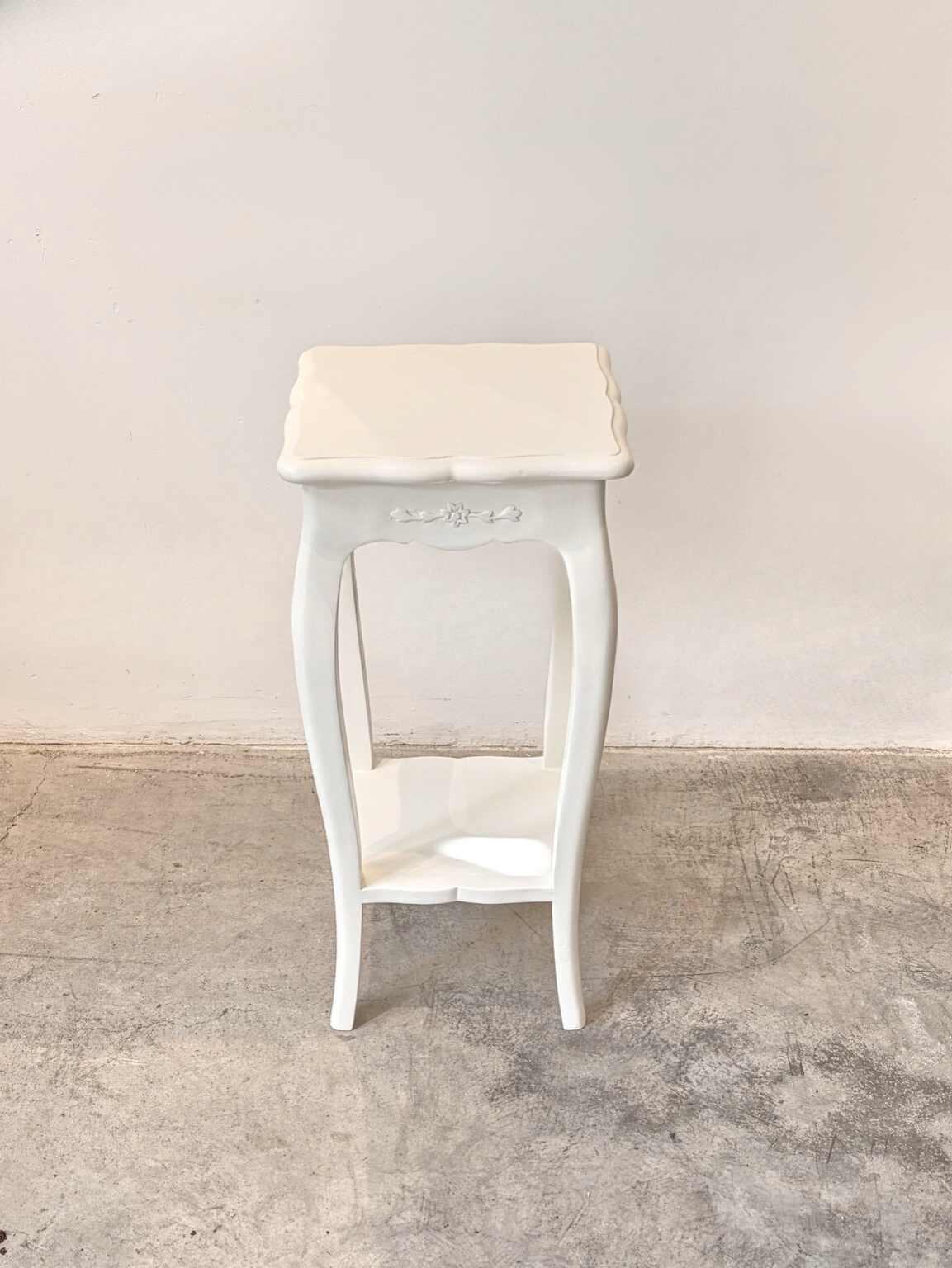 Corner Table 48