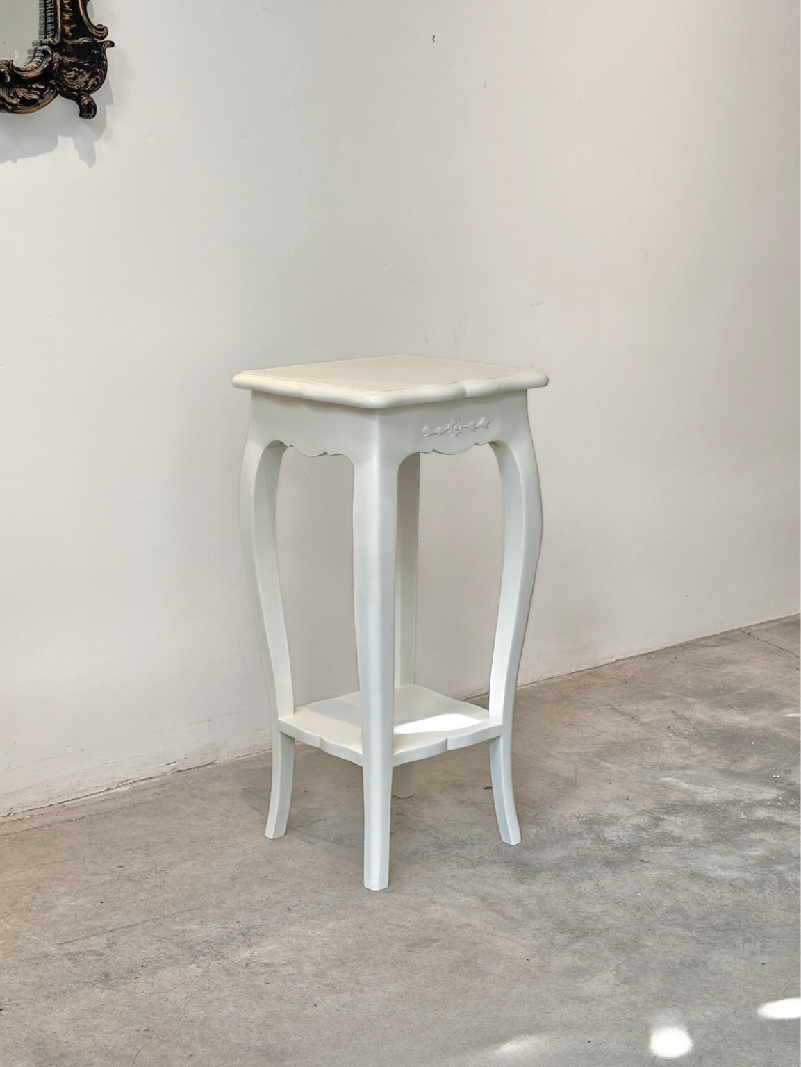 Corner Table 48