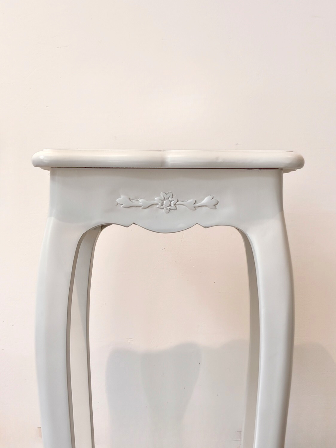 Corner Table 48