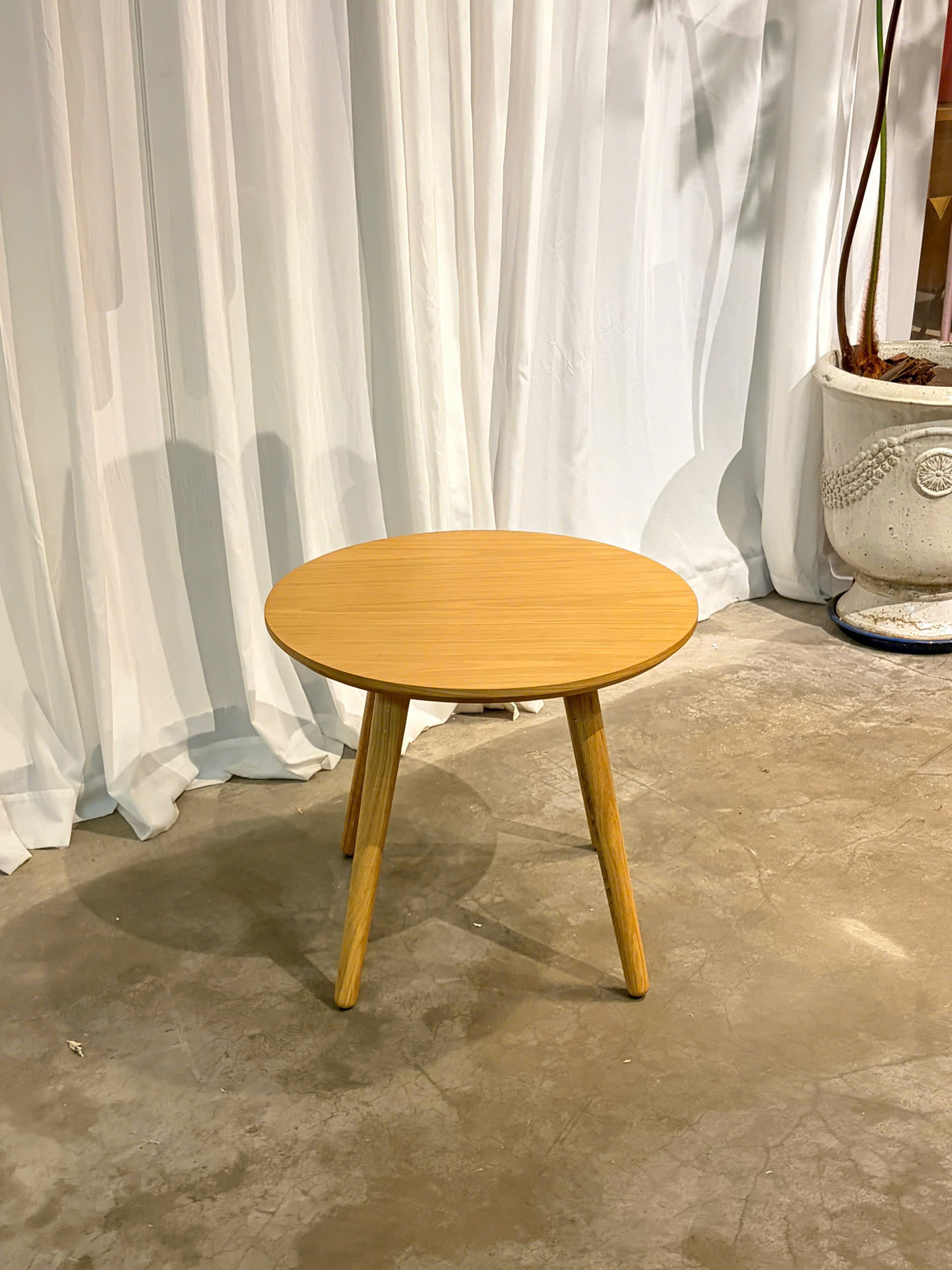Corner Table 51