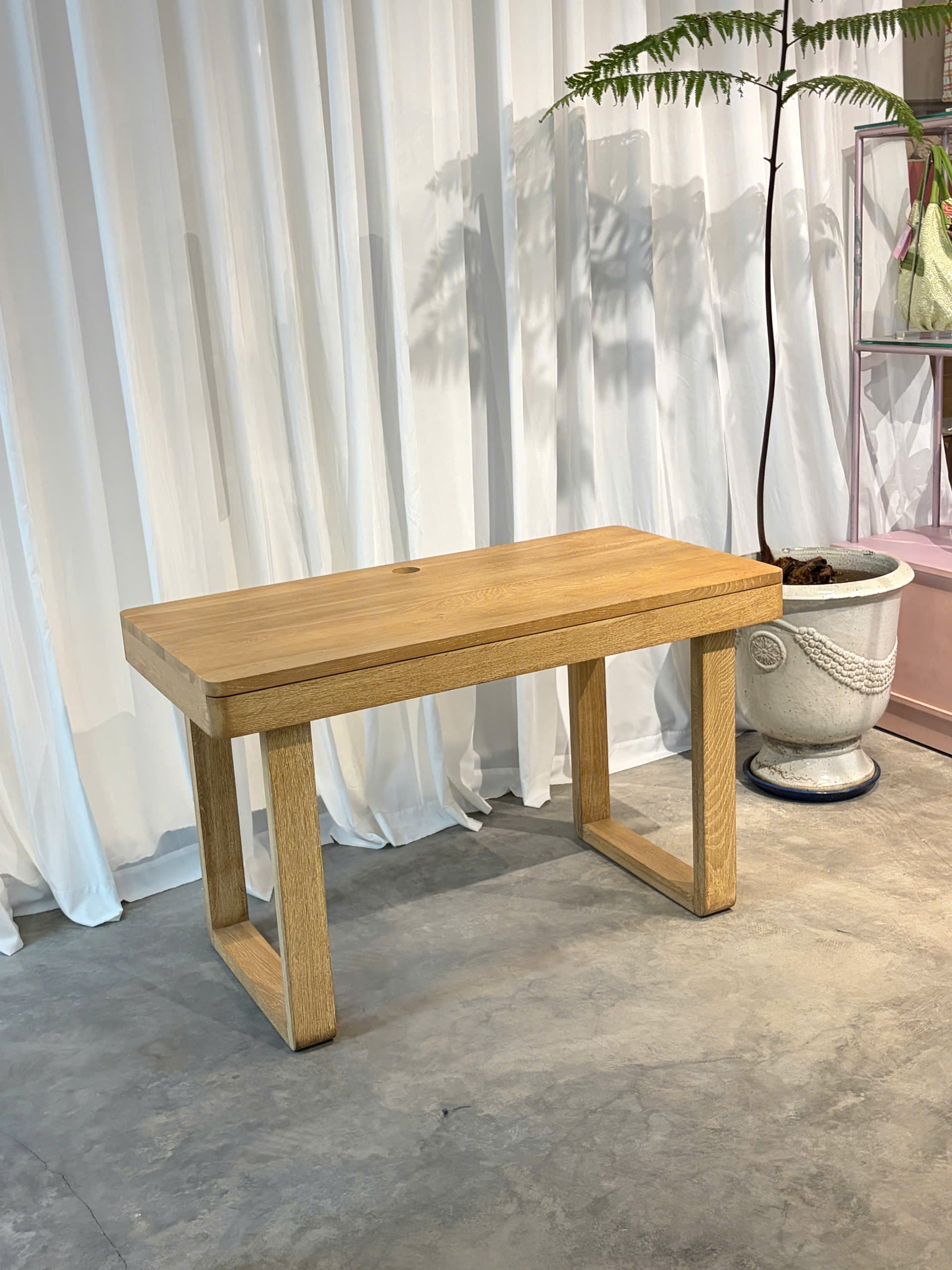 Desk 15