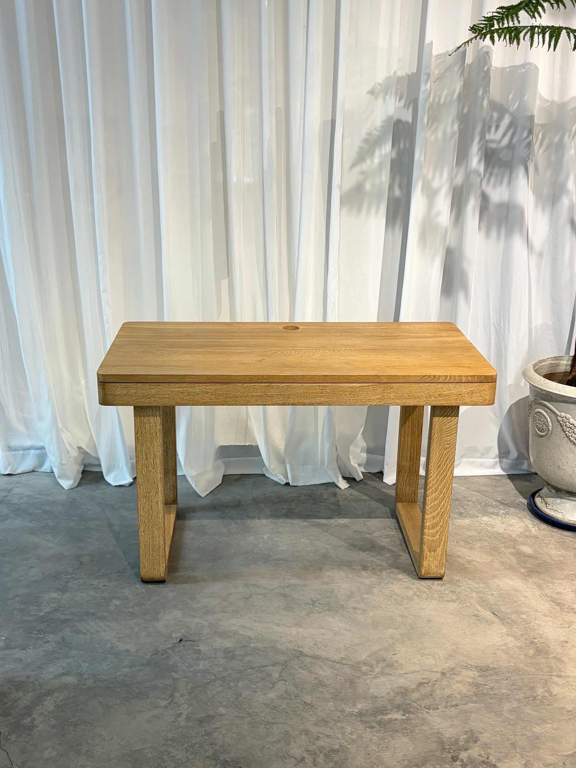 Desk 15