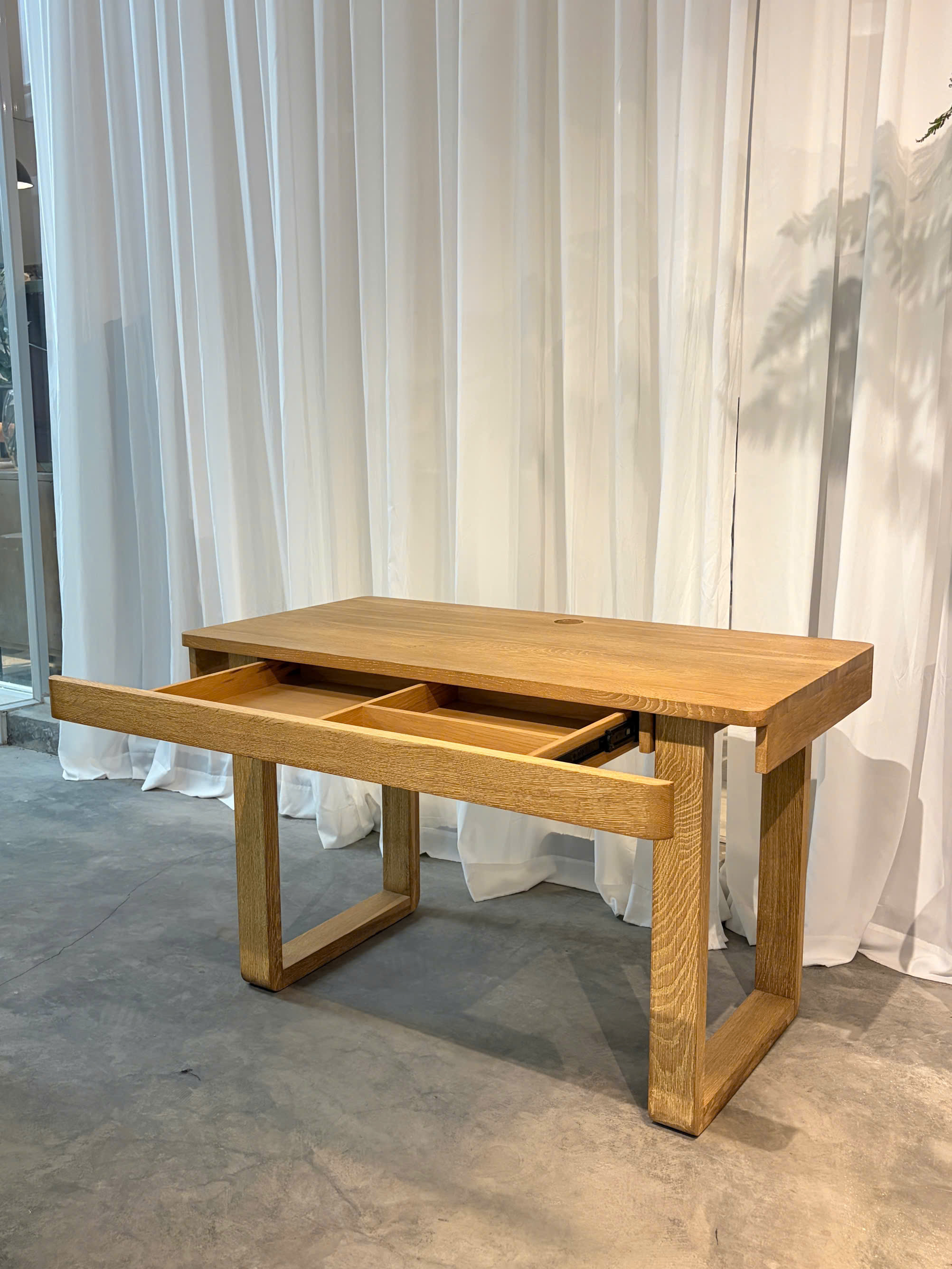 Desk 15