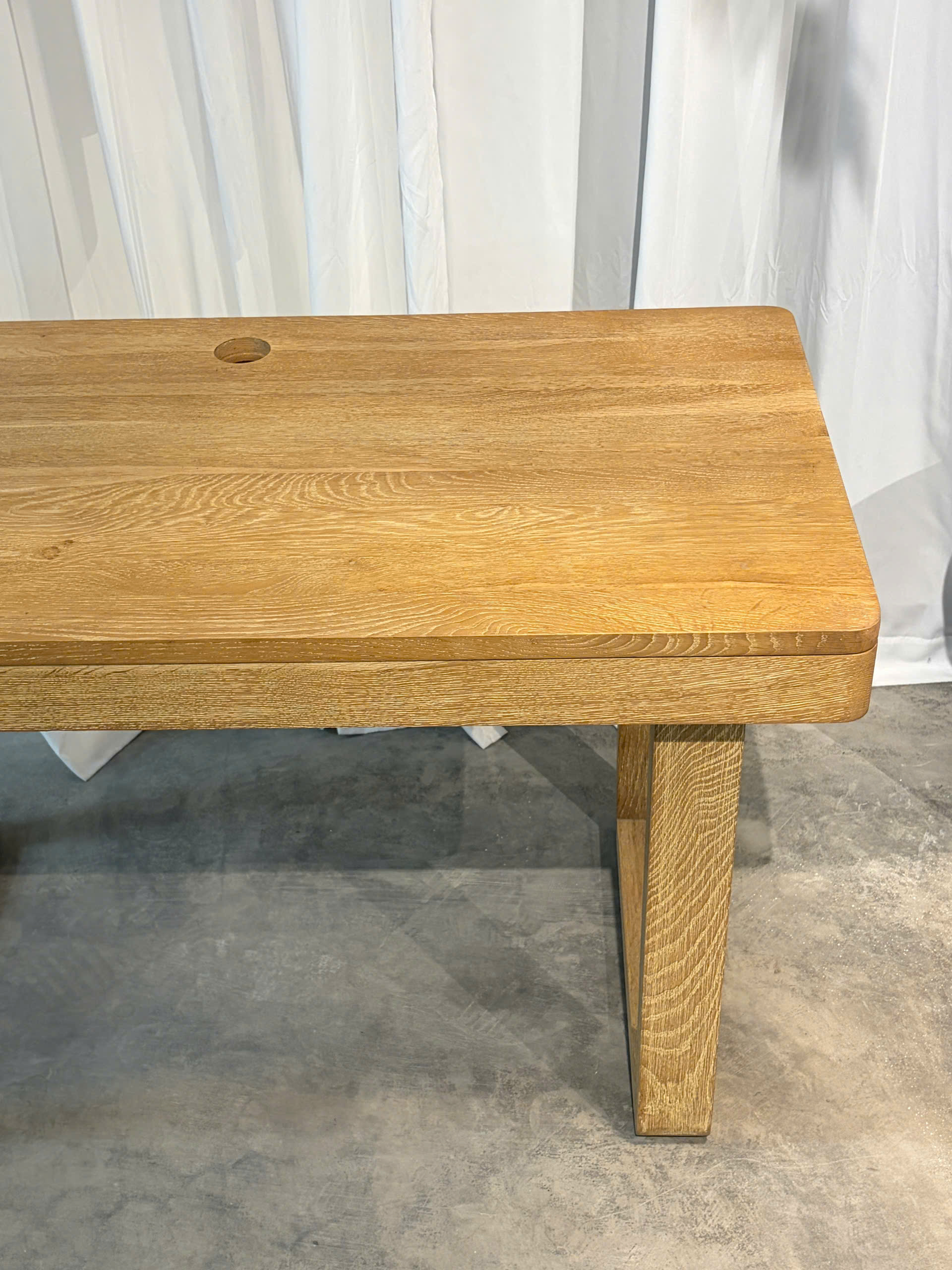Desk 15