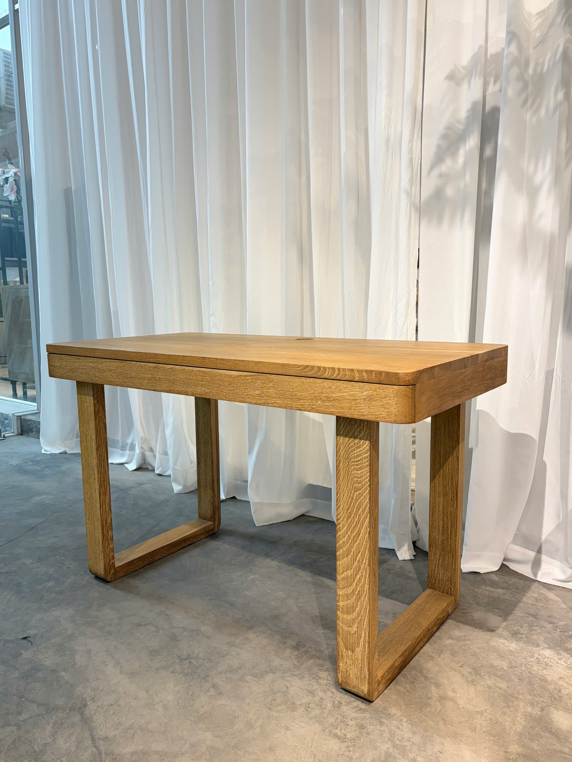 Desk 15