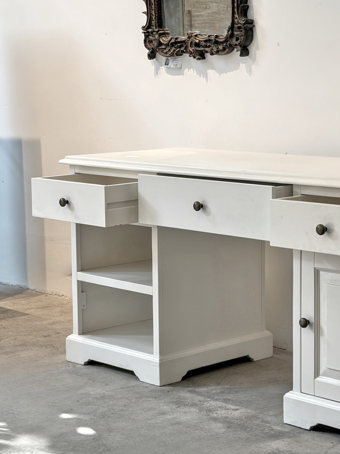 Desk 36