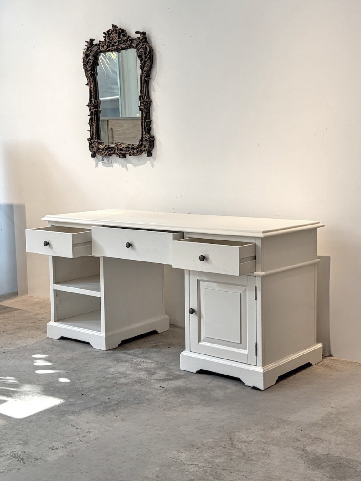 Desk 36