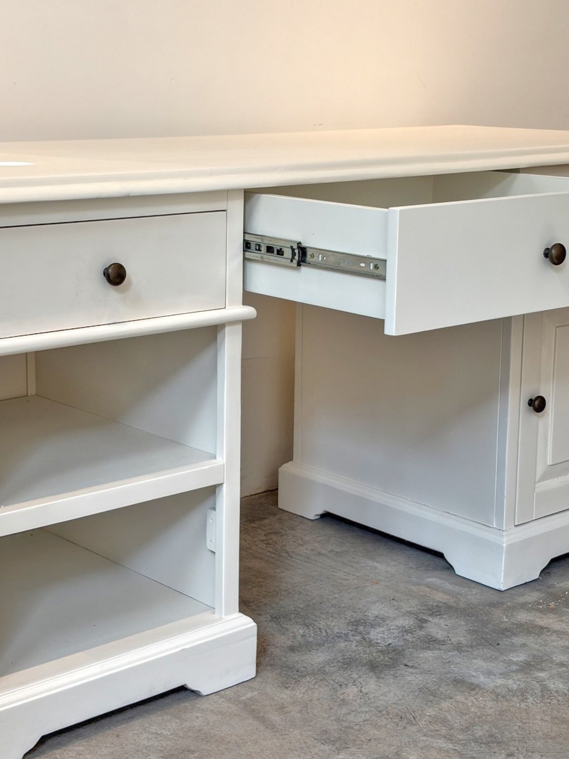 Desk 36