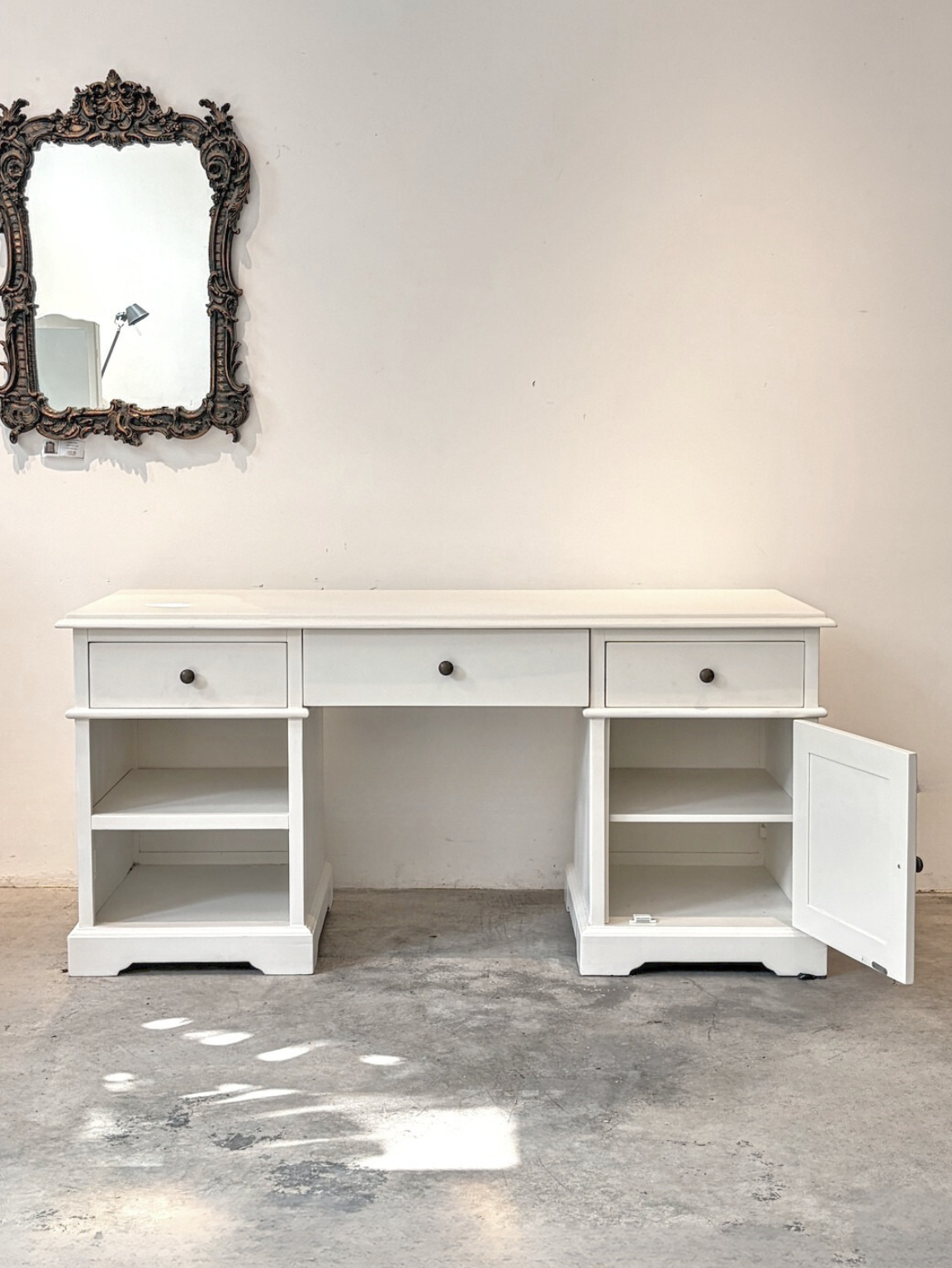 Desk 36