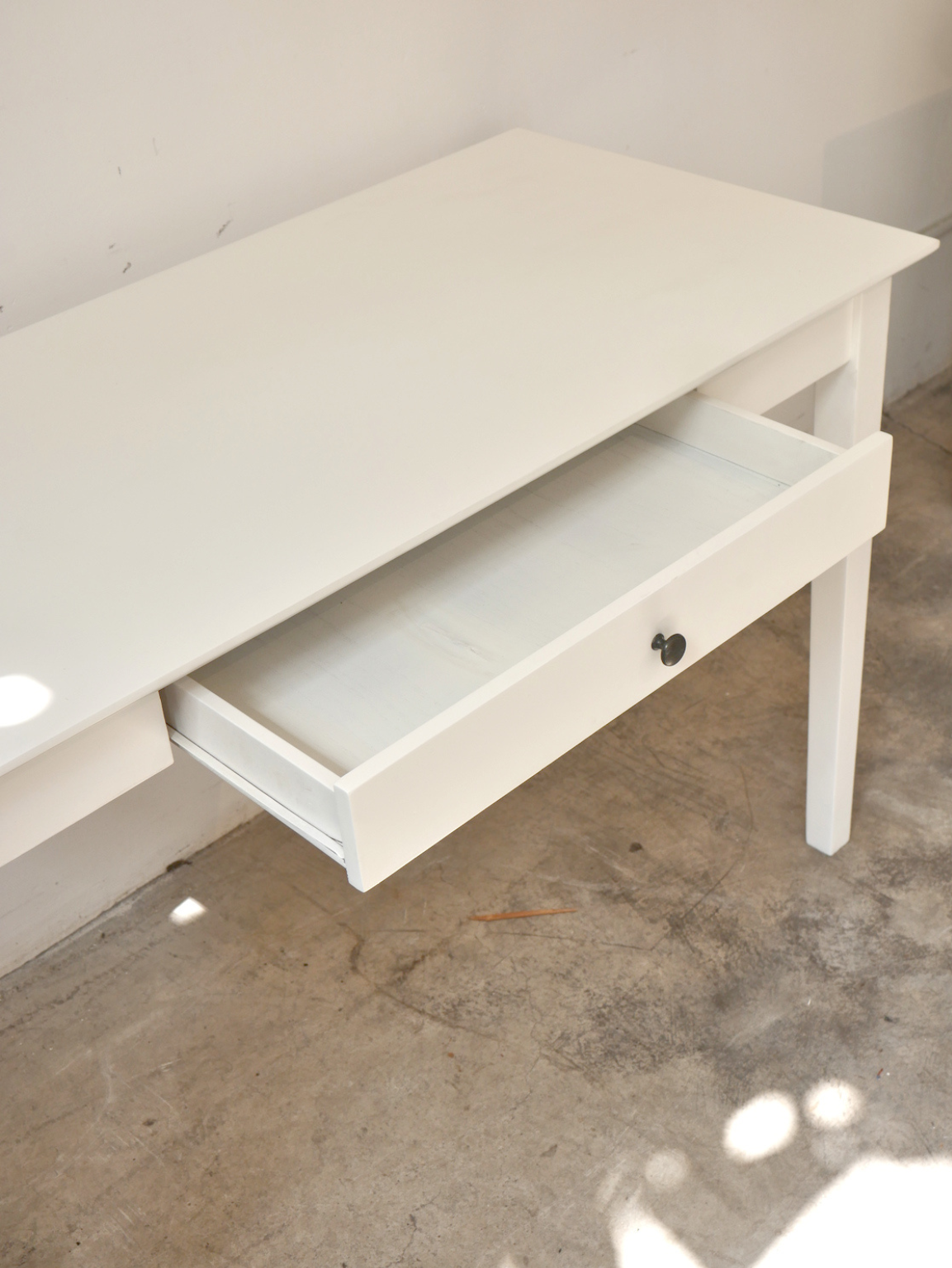 Desk 37