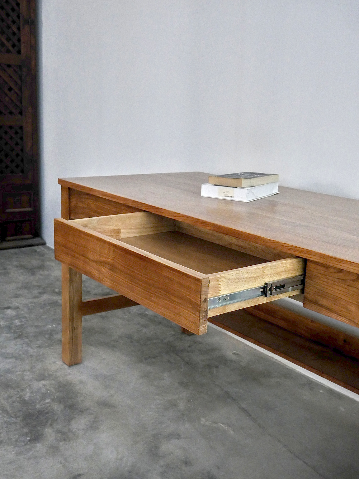 Desk 38