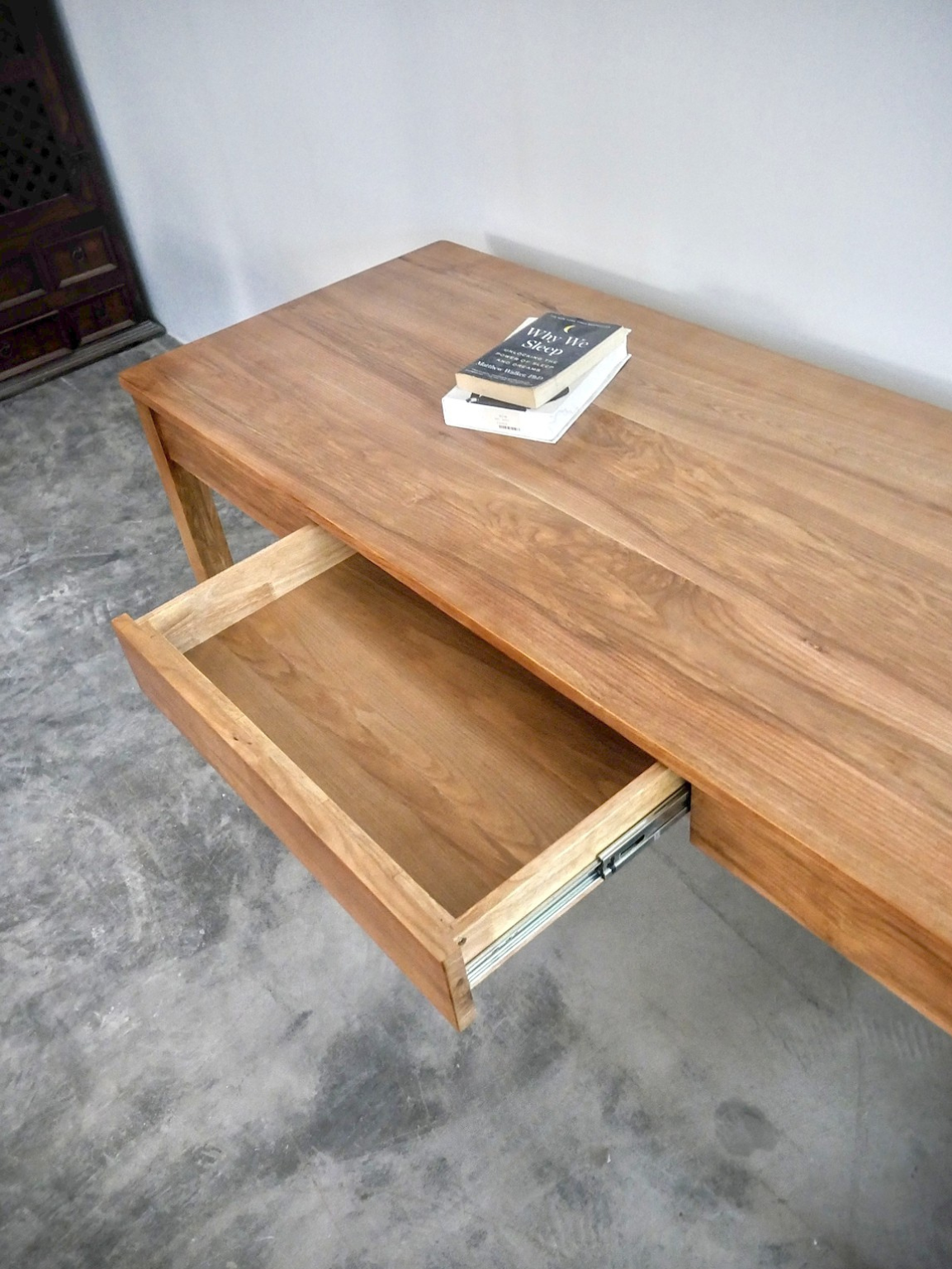 Desk 38