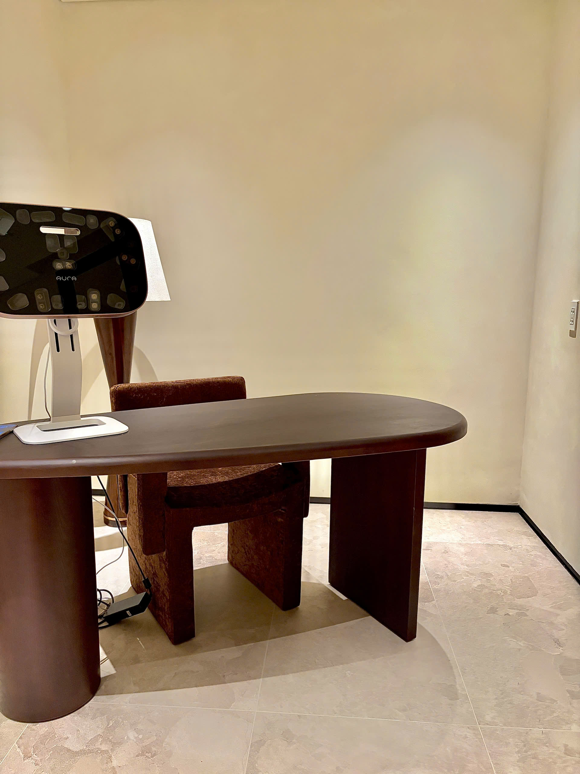 Desk 40