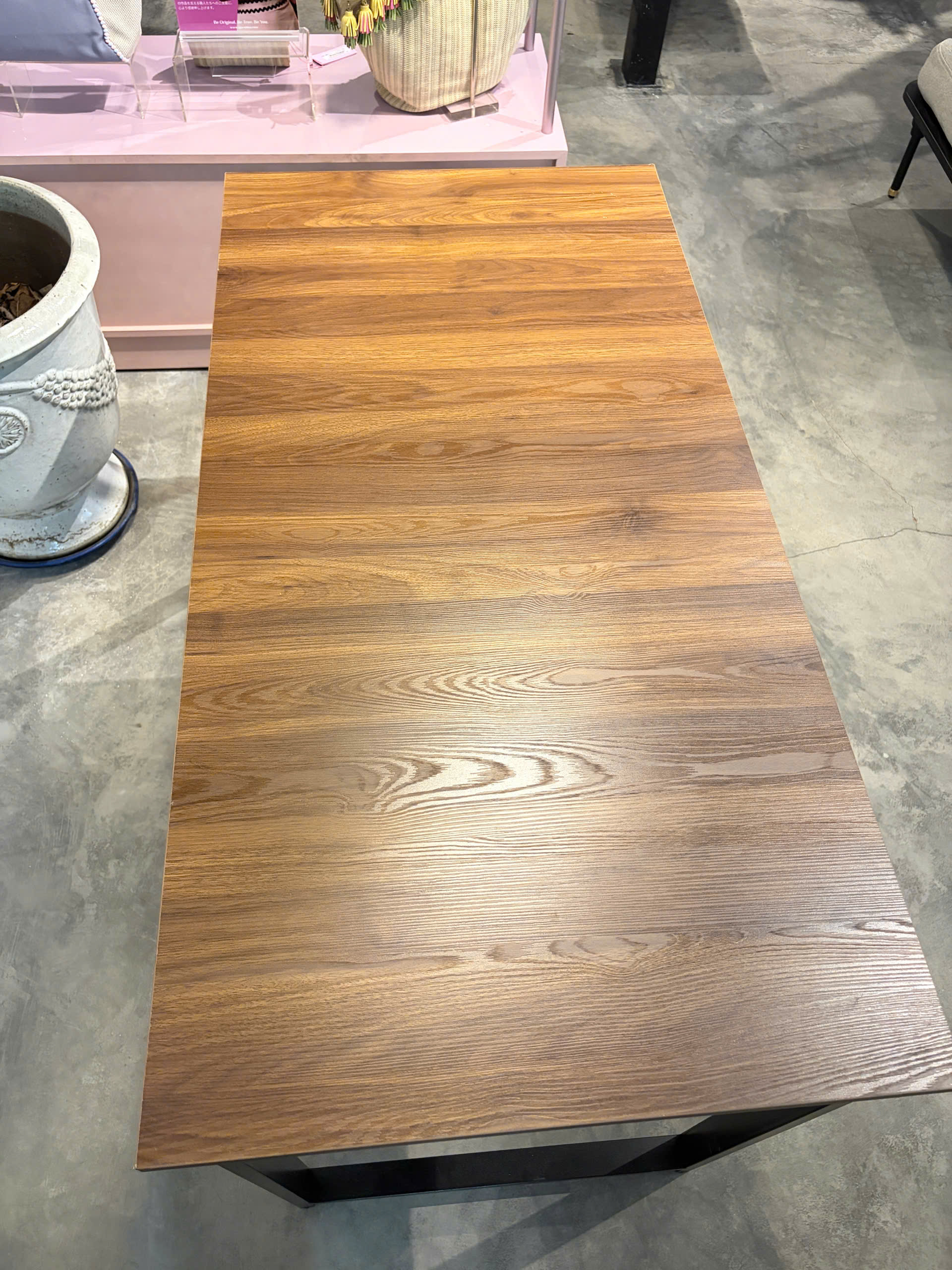 Desk 41