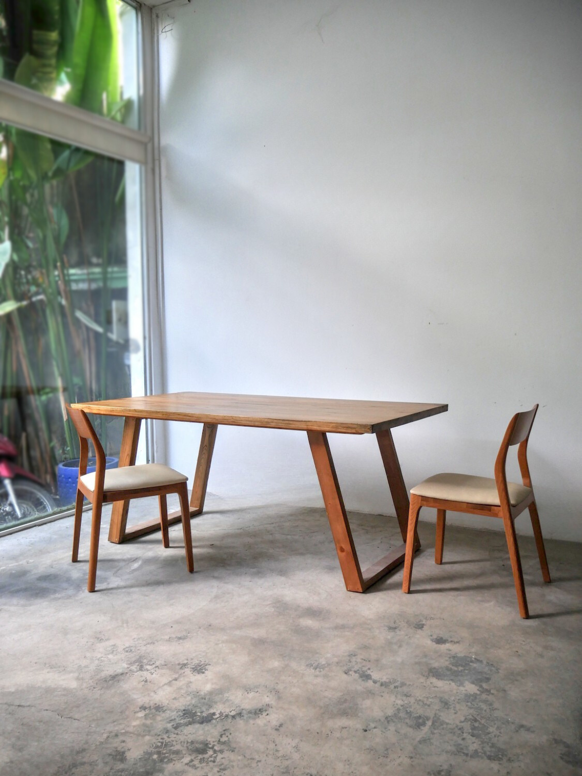 Dining Table 131