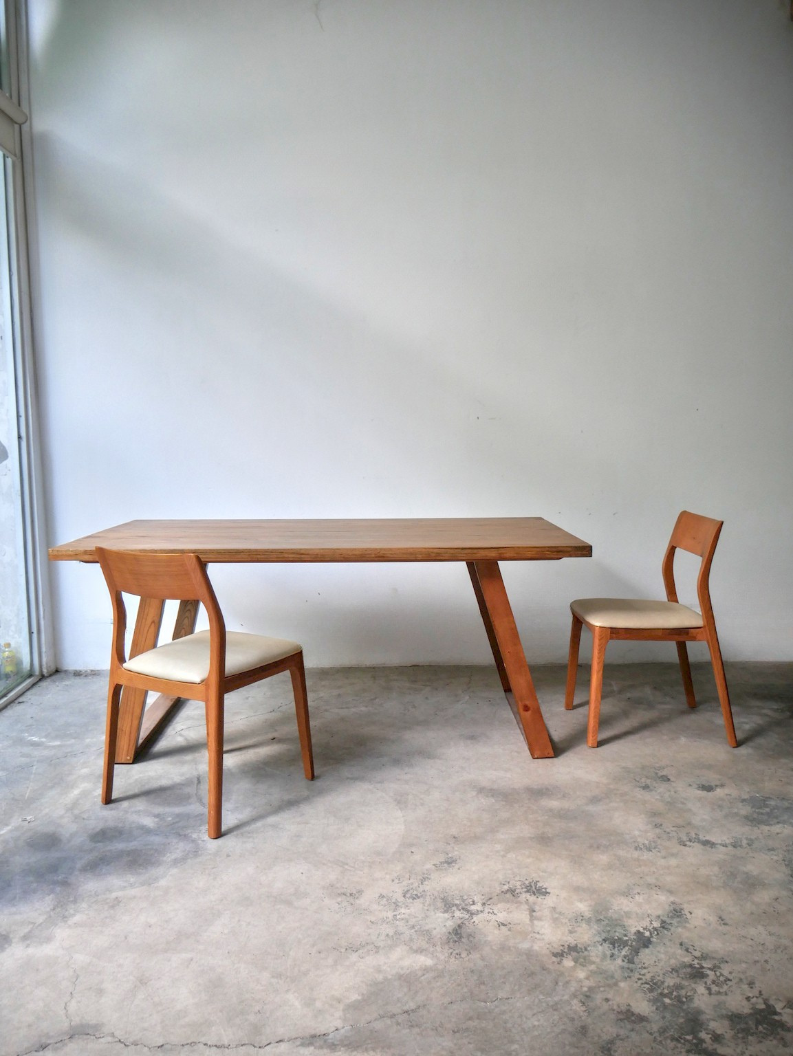 Dining Table 131