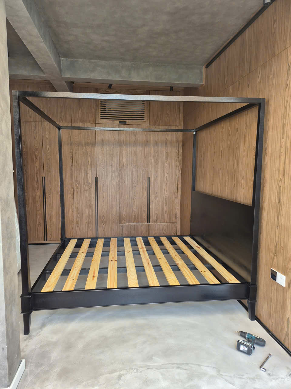 King Bed 37