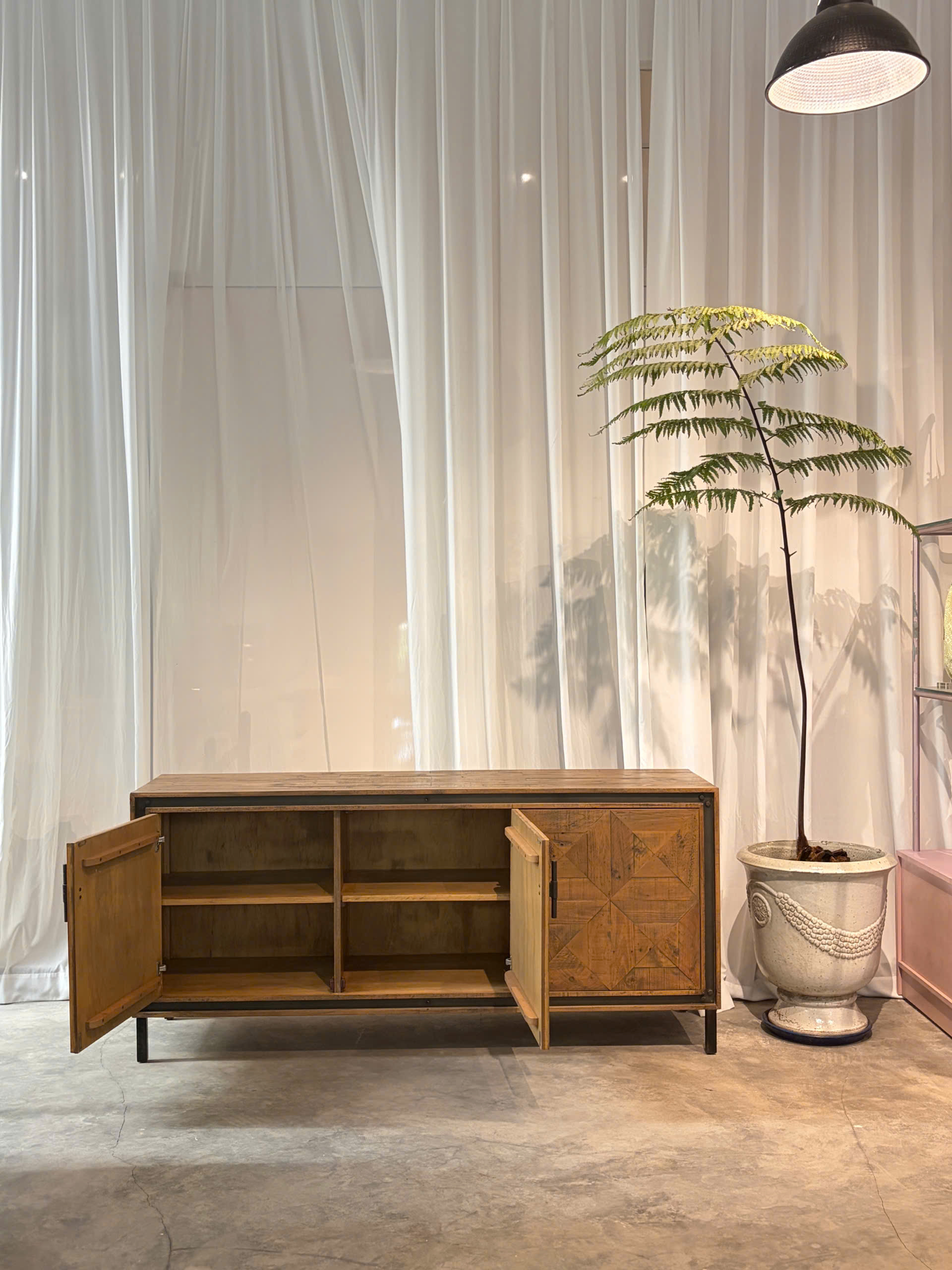 Sideboard 62