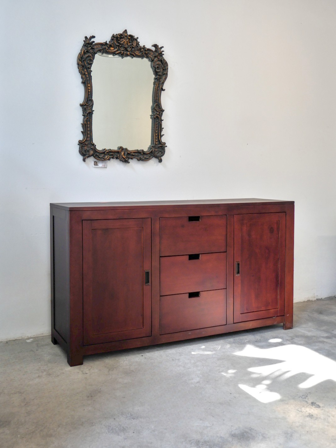 Sideboard 69