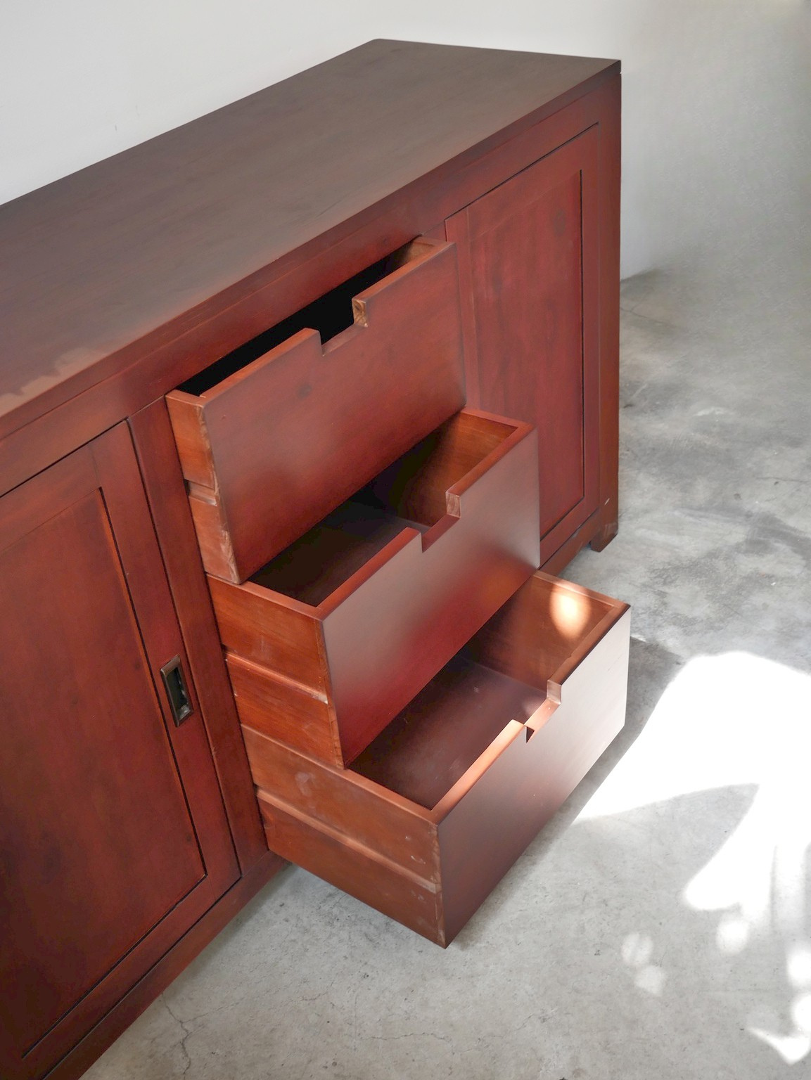 Sideboard 69