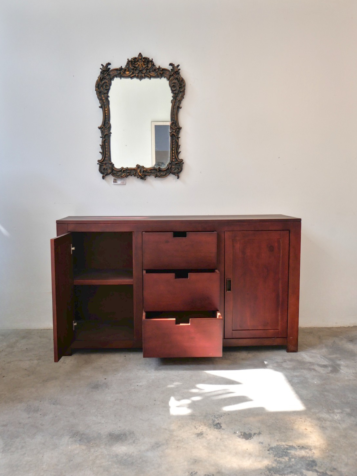 Sideboard 69