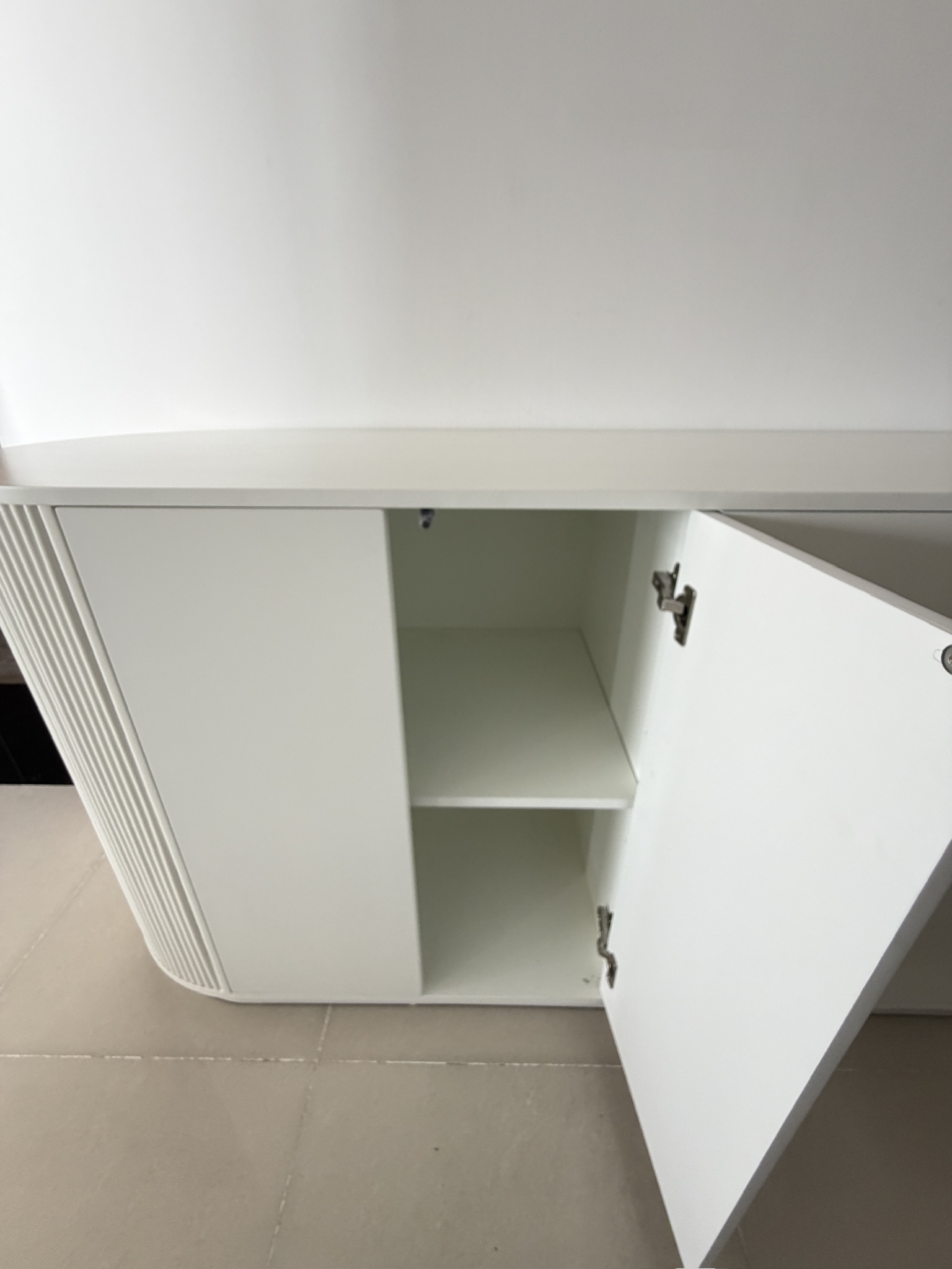 Sideboard 73