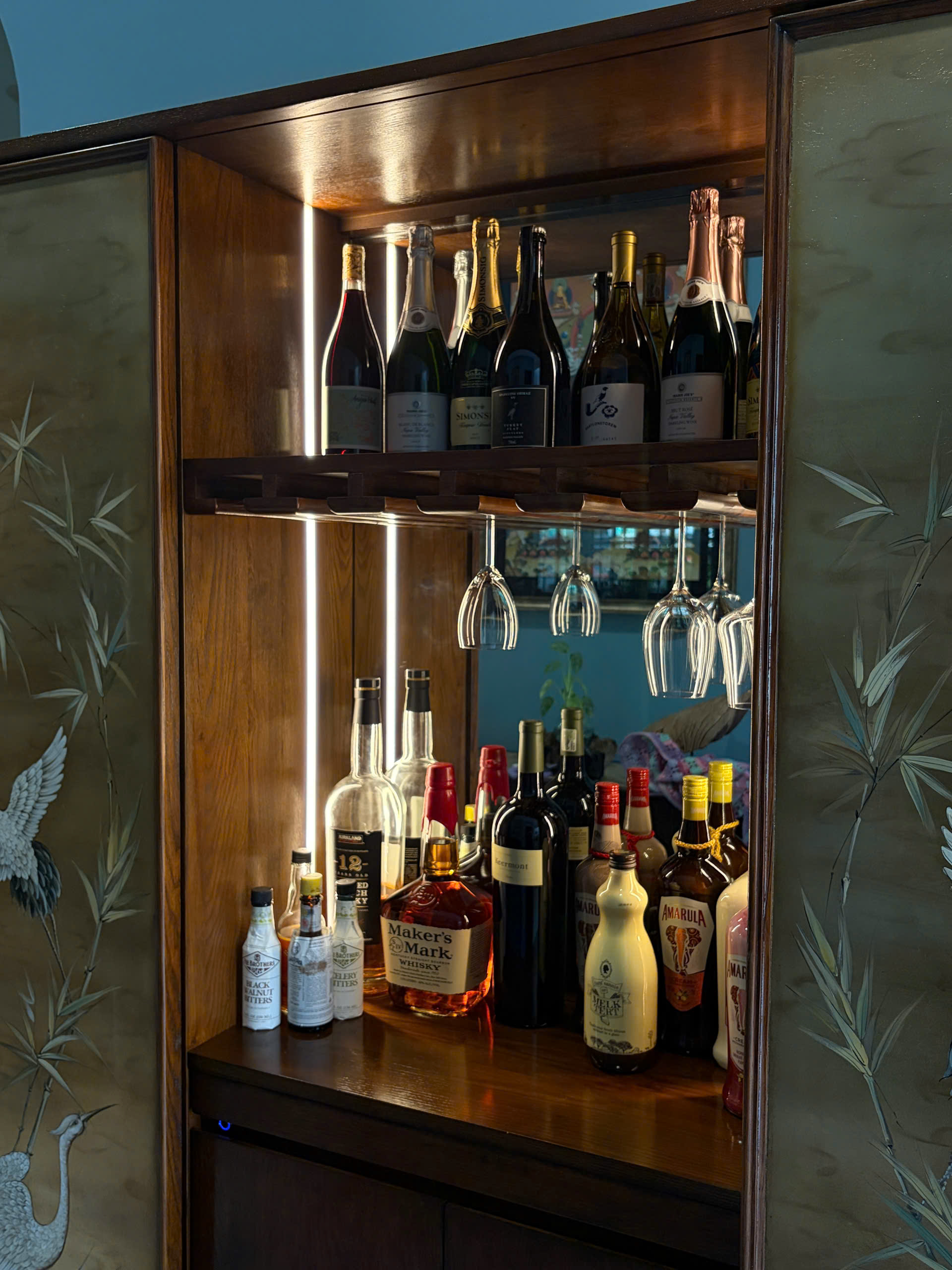Wine Cabinet 24