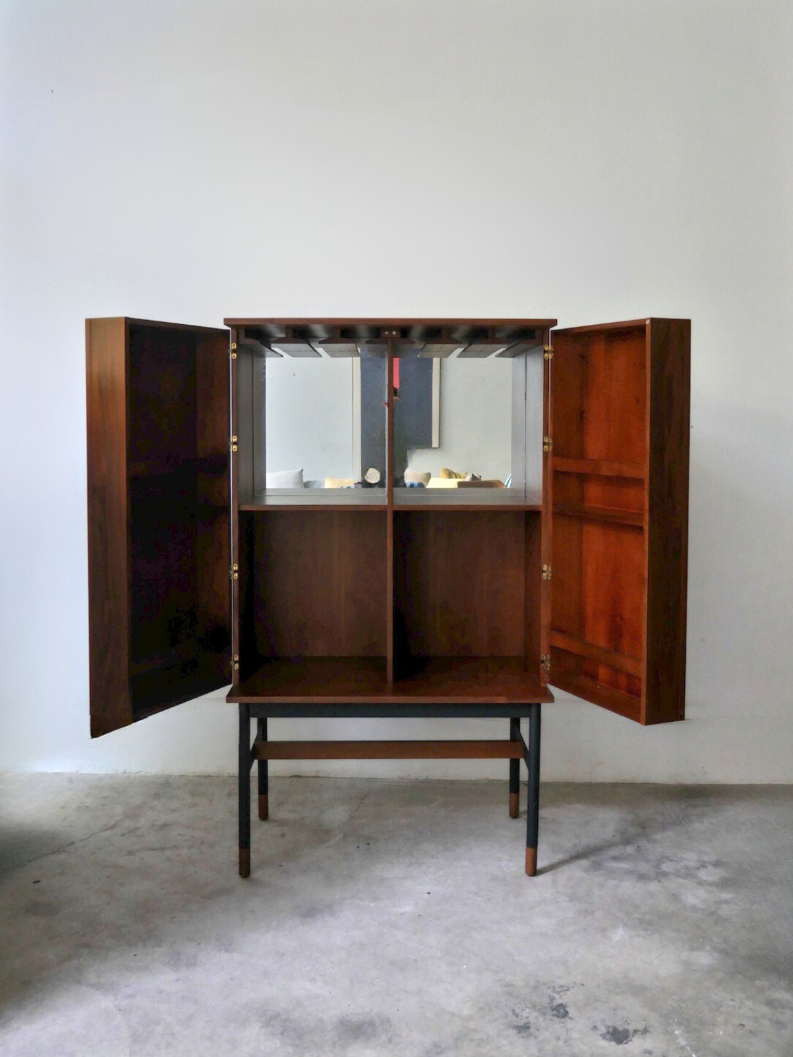 Wine cabinet 23