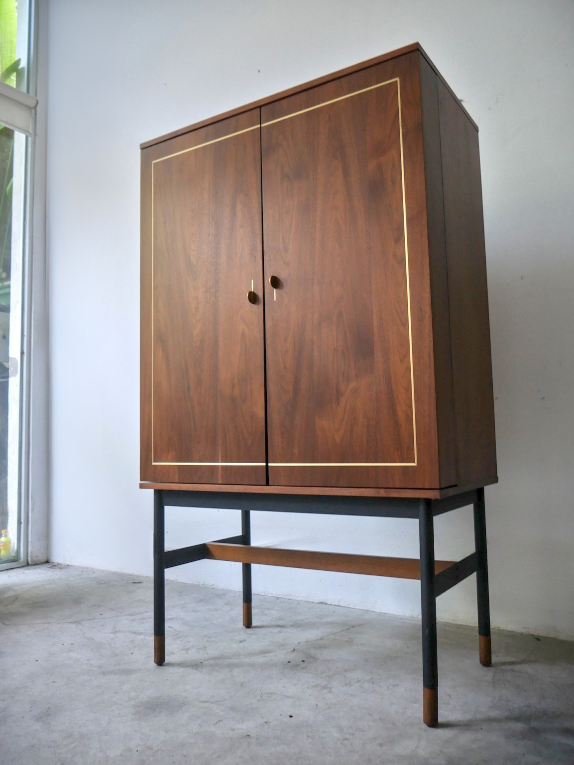 Wine cabinet 23
